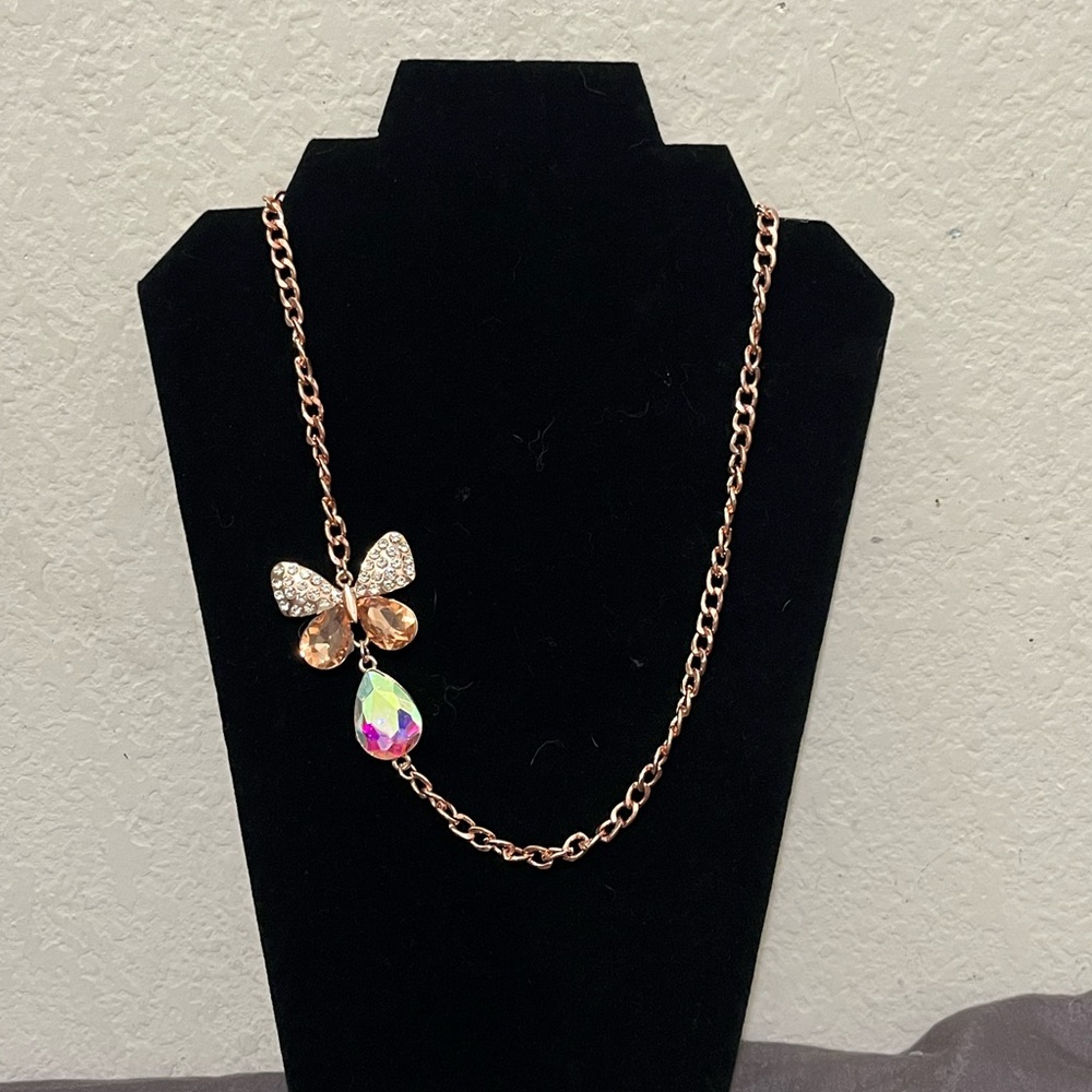 Paparazzi Necklace ~ Fluttering Finesse - Rose Gold Colored Chain - Picture 3 of 3